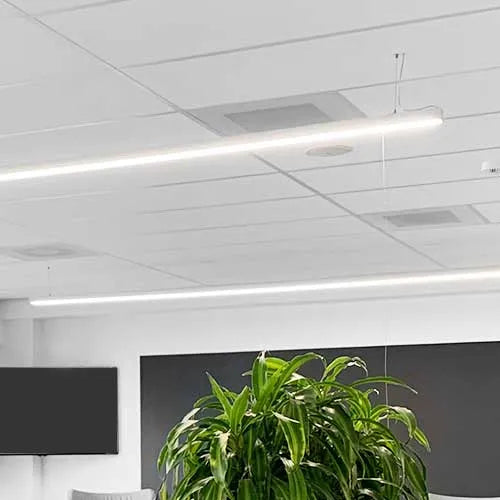 Hangende LED Lichtbalk linear 60cm 18W koppelbaar